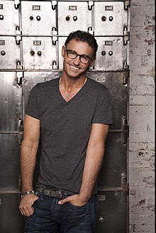 How tall is Marti Pellow?